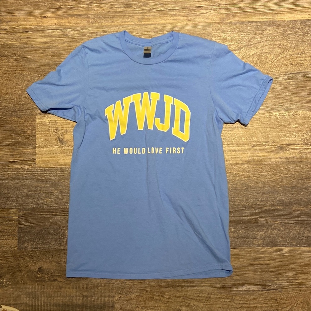 blue t-shirt